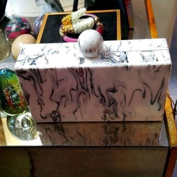 GORGEOUS MARBLED LOOKING CLUTCH!!!  NWT!!!  PINK AND GRAY!!! - Picture 1 of 3